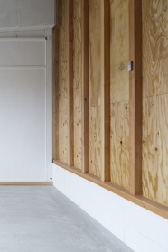 BOXの外側は、あえてこんな作りにしています。まさに突拍子のない空間です